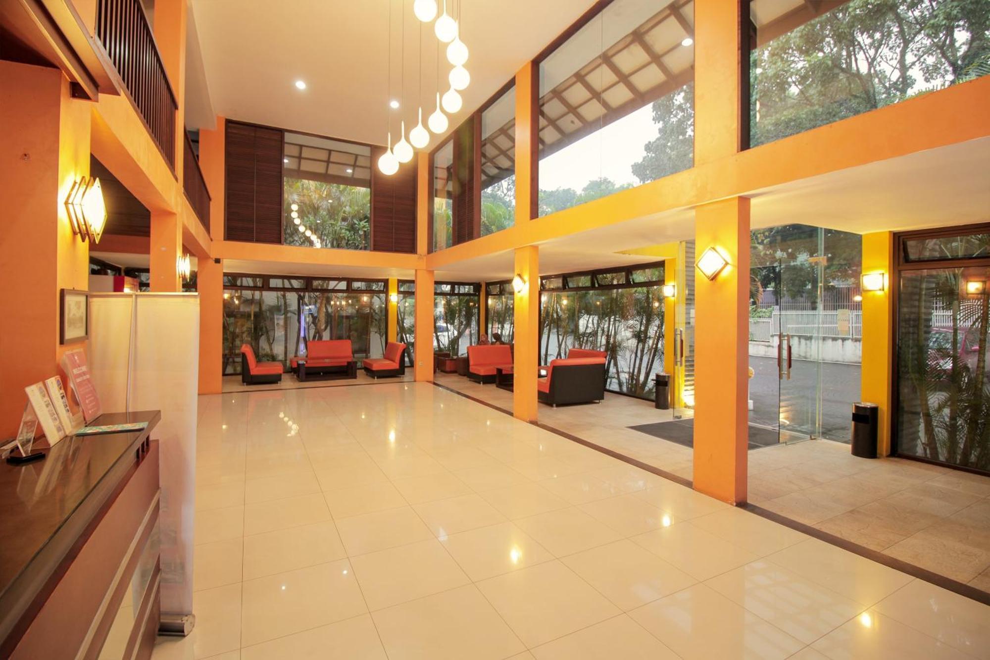 Collection O 295 Grha Ciumbuleuit Guest House Bandung Eksteriør bilde
